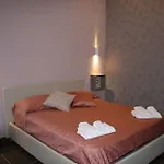 Be Italian Flat Bovio 4* Nápoly