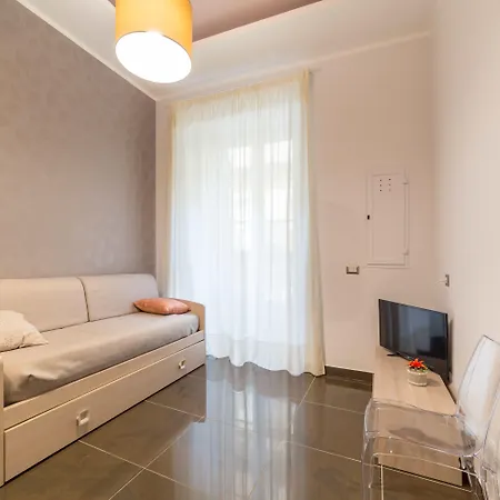 Be Italian Flat Bovio نابولي