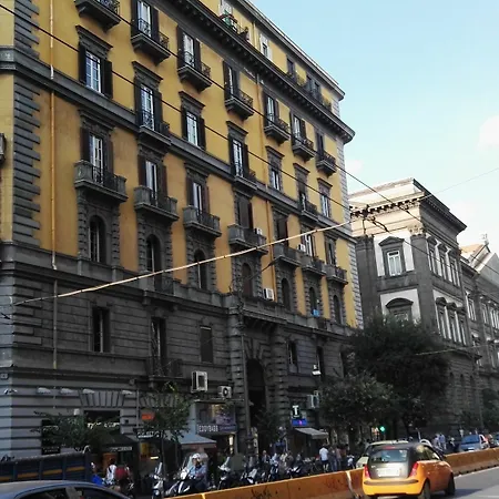 Be Italian Flat Bovio Gasthuis Napels