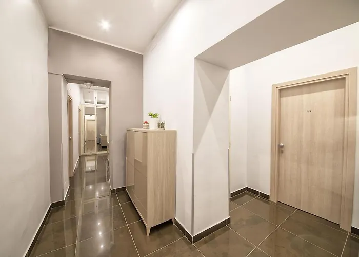 Be Italian Flat Bovio Pensión 4*